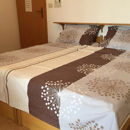 Vera فندق مبيت وإفطار 3*